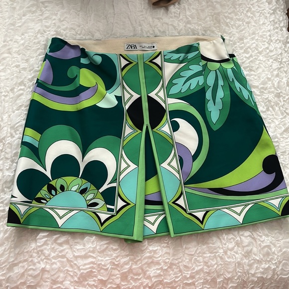 ZARA printed skirt M